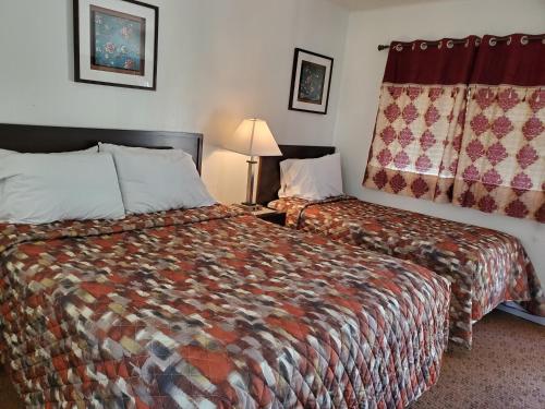 Queen and Twin Room