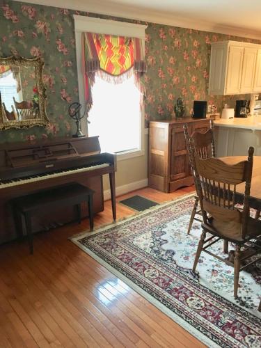 Downtown abode in the heart of the Bourbon Trail in Lebanon (KY)