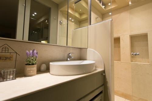 Plaka360 Apartments - Tap to explore photos
