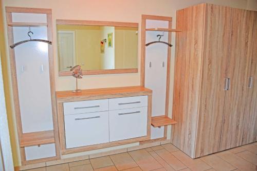 Ferienwohnung Ostseebad Goehren mi 128m von Neuer Weg entfernt