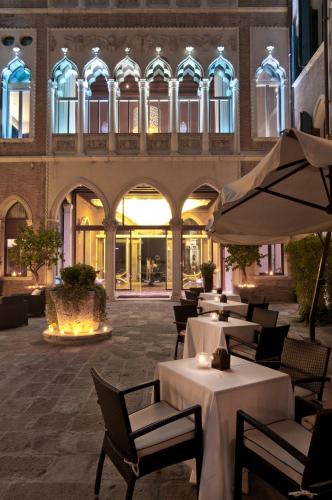 Centurion Palace Hotel