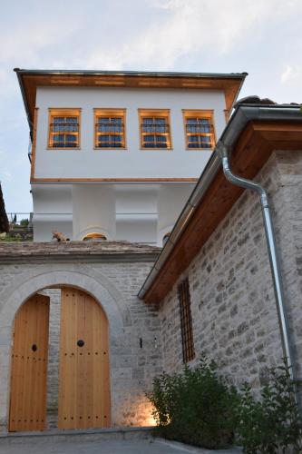 B&B Gjirokastër - Argyropolis Boutique Hotel - Bed and Breakfast Gjirokastër