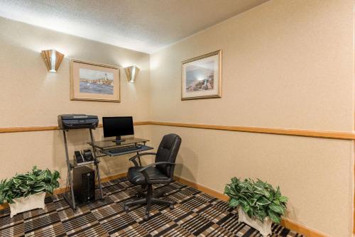 Quality Inn & Suites Portage