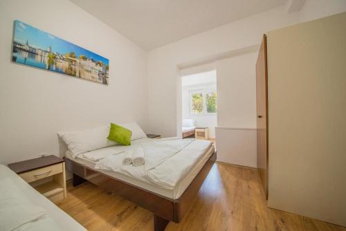  Triple Room Starigrad 17698g, Pension in Starigrad-Paklenica