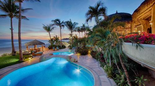 Tropical Beachfront Villa with Sensational Privacy & Exclusivity