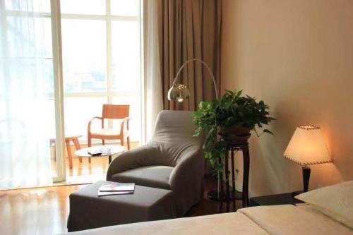 Green Park Hotel Tianjin Green Park Villa Hotel Tianjin is perfectly located for both business and leisure guests in Tianjin. The property offers a wide range of amenities and perks to ensure you have a great time. Service-mi