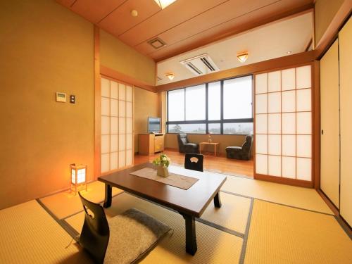 Japanese-Style Room