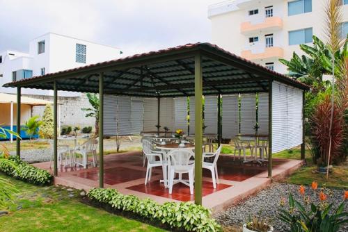 Restaurant, Oceanic Lodge in Atacames