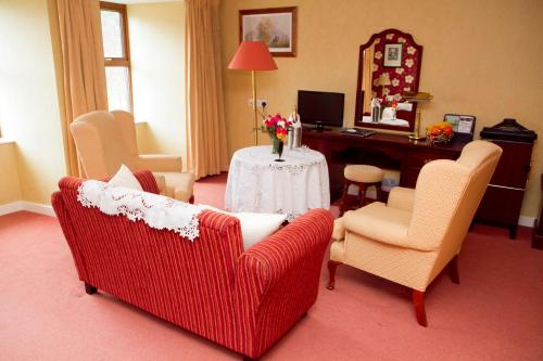 Lynhams Hotel - image 5