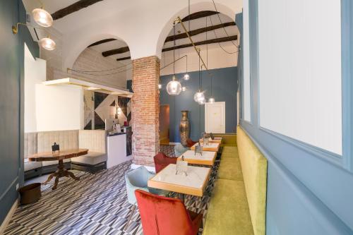 Előcsarnok, The Duomo House by House In Naples near Pio Monte della Misericordia