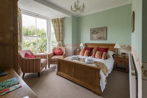 Cliftons Guest House - image 12
