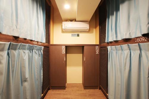 Bunk Bed in 4-Bed Mixed Dormitory Room image 7