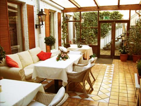 Pub/Lounge, Hotel Gasthaus Krone in Chorweiler