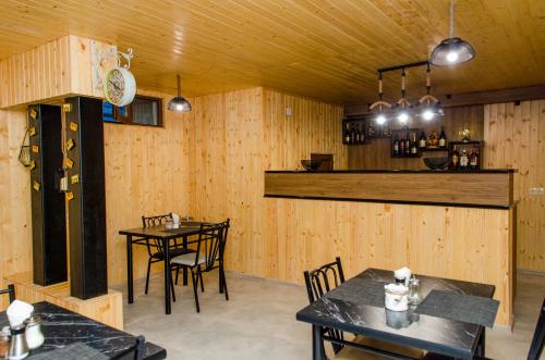 Közös társalgó / TV, Hotel S.R in Alexeevka Selo