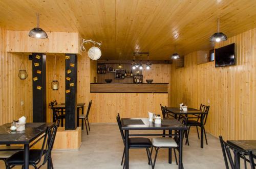 Közös társalgó / TV, Hotel S.R in Alexeevka Selo