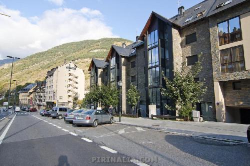 Viella centre nice views WIFI - image 5