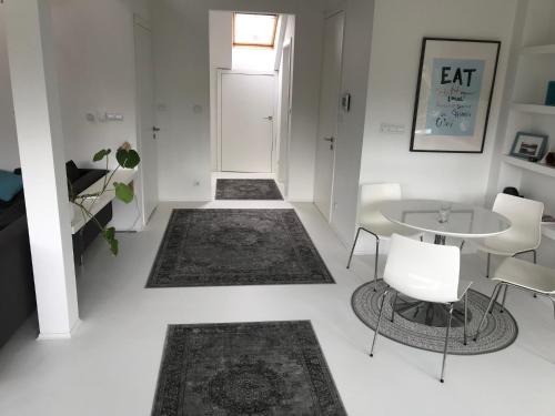 loft 85 m2 Wilanow Krolewski self checkin