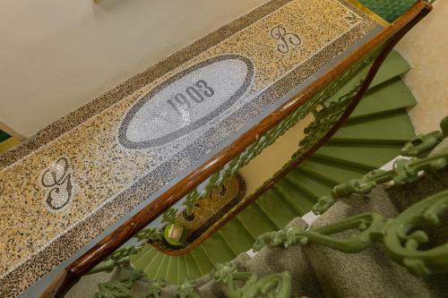Hotel Button - image 3
