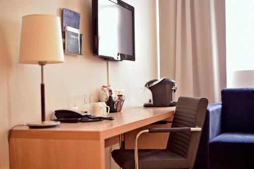 Clarion Collection Hotel Savoy - image 8