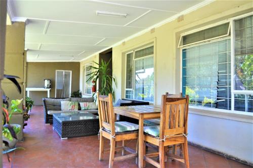 Natwange Backpackers - Tap to explore photos
