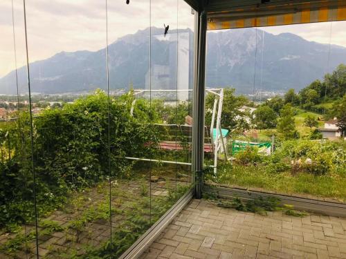 Alpen Panorama view Luxury House with green Garden