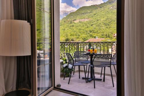 Avanti Hotel & Spa - image 8