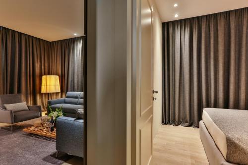 Avanti Hotel & Spa - image 9