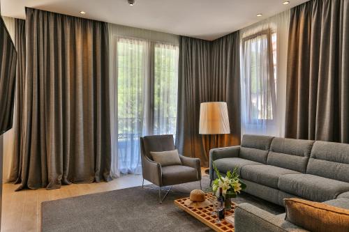 Avanti Hotel & Spa - image 13