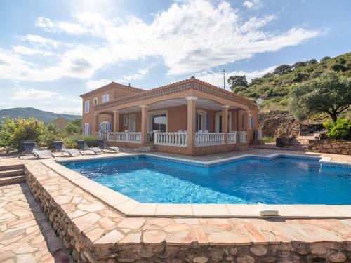 Beautiful Villa with Private Pool in Roquebrun - Accommodation