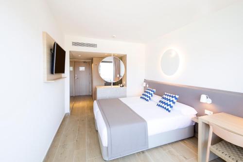 room detail thumbnail 1