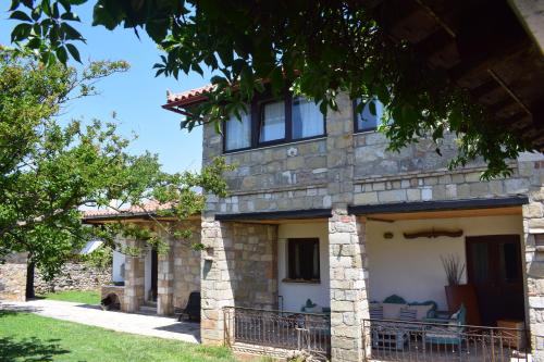  Traditional village house in Ariokhórion