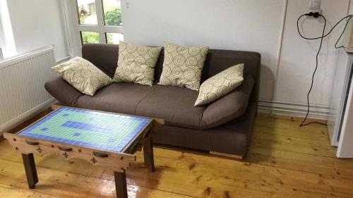 2 bedrooms, 5 beds