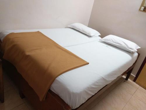 3 twin beds