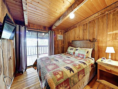 New Listing! Large Home With Valley Views & Hot Tub Cabin - image 3