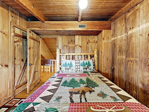 New Listing! Large Home With Valley Views & Hot Tub Cabin - image 6