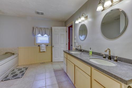 Fife and Drum Beach Home - 5 Bed 3 Bath Vacation home in Freedom - image 2