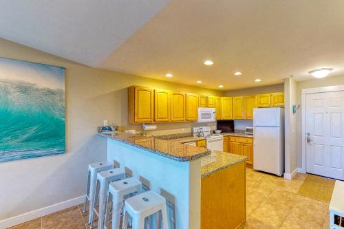 Top Floor - All The Views - 2 Bed 2 Bath Apartment in Westport - image 9