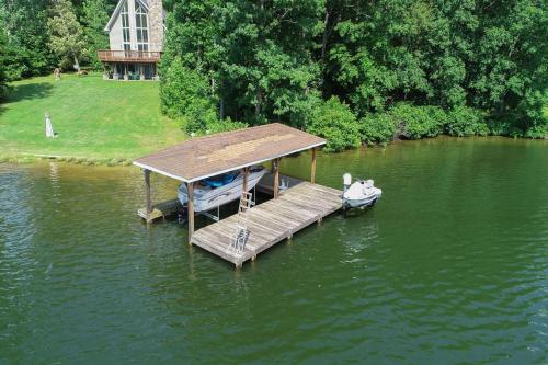 Lazy Lakeside Lagoon - 4 Bed 3 Bath Vacation home in Bumpass - image 2
