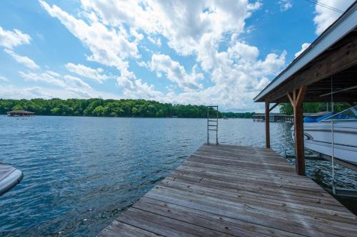 Lazy Lakeside Lagoon - 4 Bed 3 Bath Vacation home in Bumpass - image 3