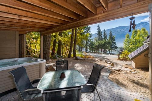 Vista View Chalet - 2 Bed 1 Bath Vacation home in Lake Wenatchee
