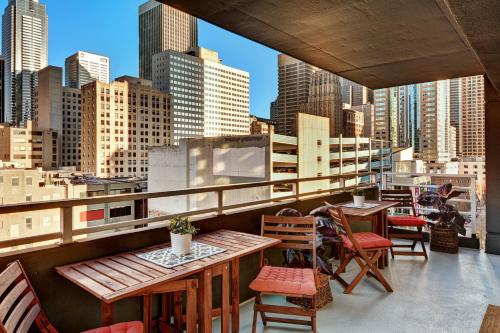 Newmark Tower Seattle (WA)