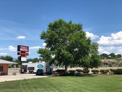 . Wheels Motel