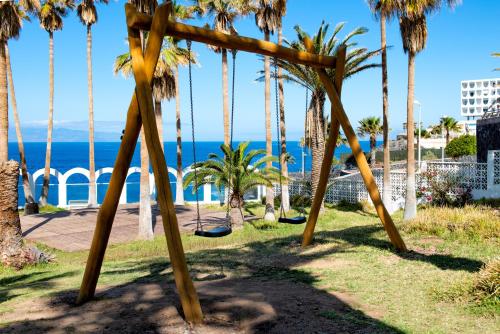 Atlantic Holiday Hotel - image 10