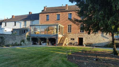  Au Crapaud Charmant, Pension in Labuissière bei Barbençon