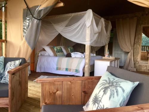 Domaine de Chalvêches Hôtel SPA 4* Room Type - Tent