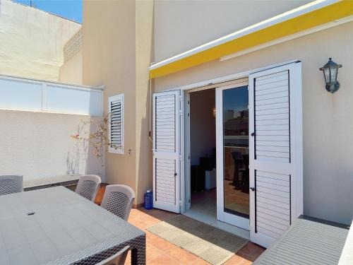  Centric Home - Solarium Terrace - Sea Views in Arrecife