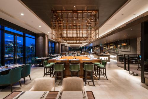 餐廳, 東京灣凱悅嘉軒飯店 (Hyatt Regency Tokyo Bay) in 東京迪士尼度假區