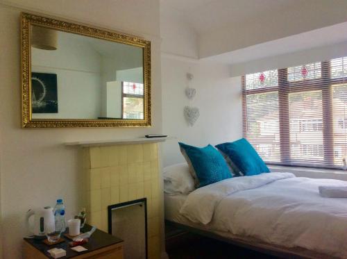 Deluxe Double Room with Street View