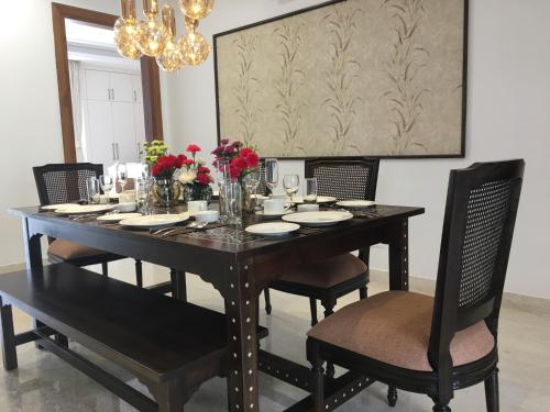 HYDEWEST INDIA - The Medicity - Astor Suite 3BHK Luxury Serviced Apartment Gurgaon