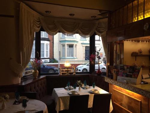 Fortuna House Hotel - image 11